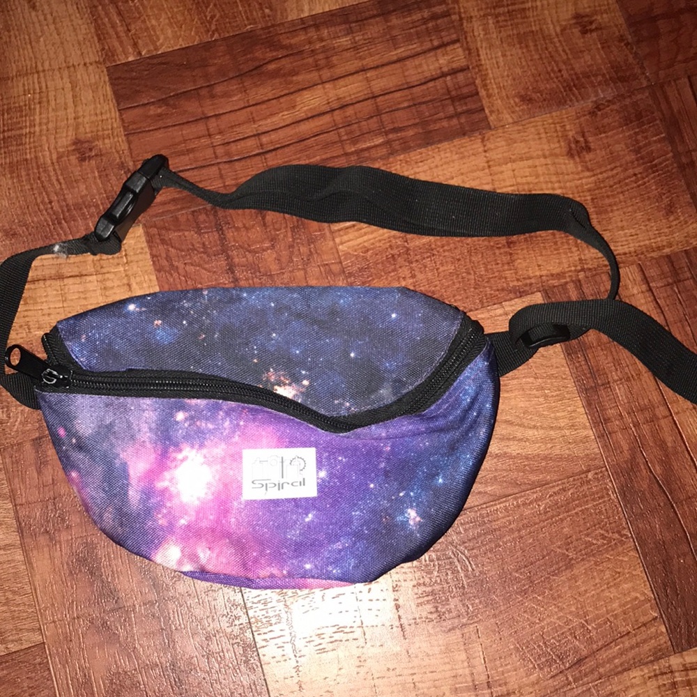 Iheartraves fanny pack